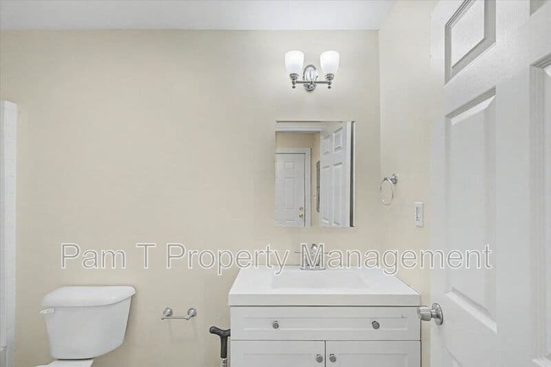 Savannah Townhome: 814 Ott St