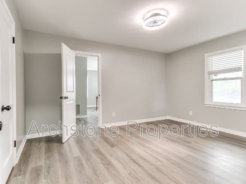 Oklahoma City House: 2617 Northwest 37th Street