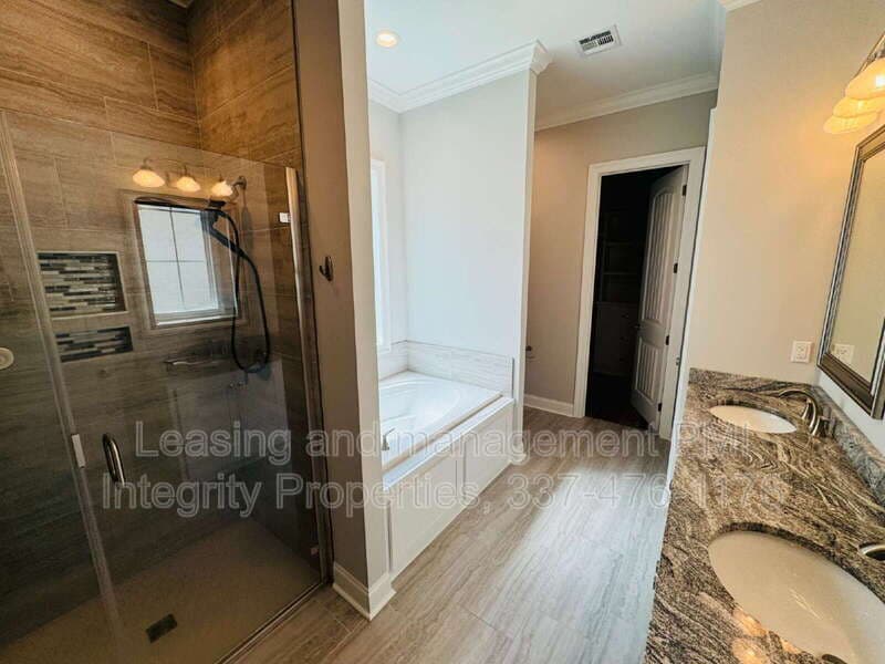 Scott House: 113 Oak Village Drive
