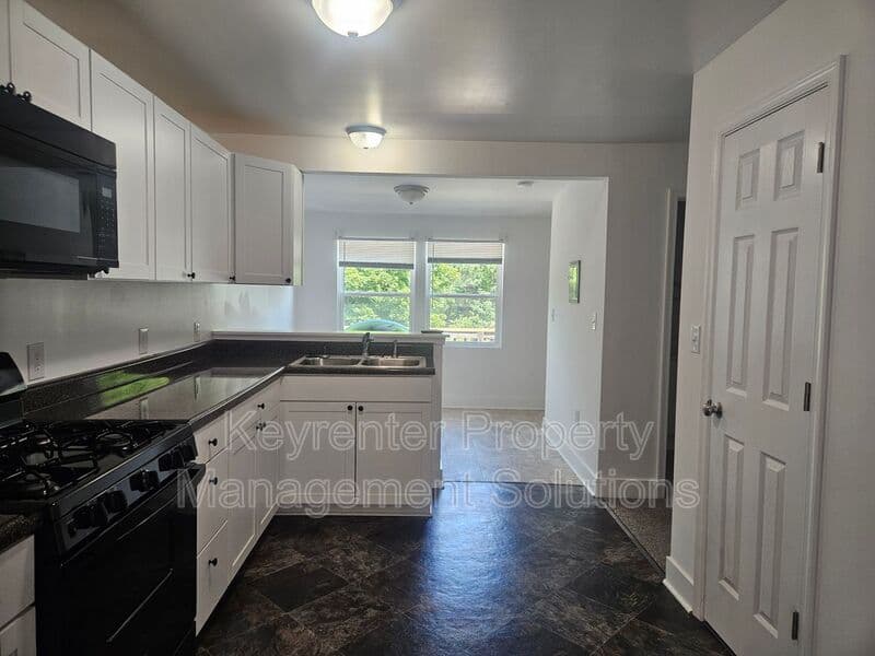 Churchville Condo: 3891 Churchville Ave