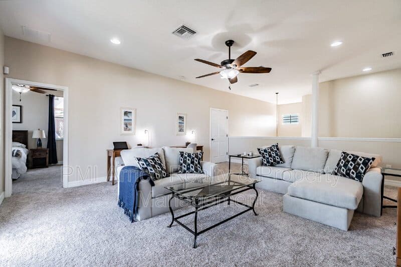 Apollo Beach House: 539 Treviso Dr
