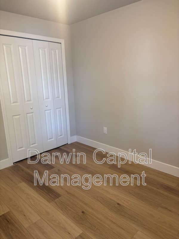 Pitman Condo: 166 East Avenue- B