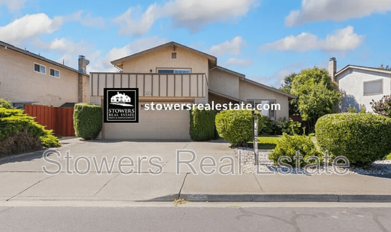 Livermore House: 5461 Arlene Way