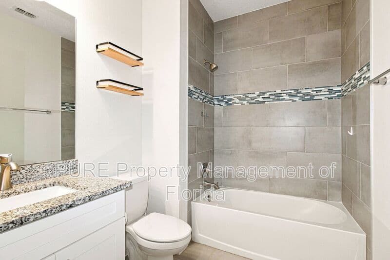 Ocala House: 13831 Sw 33rd Terr