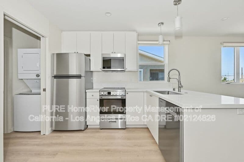 Torrance House: 1536 West 205th Street