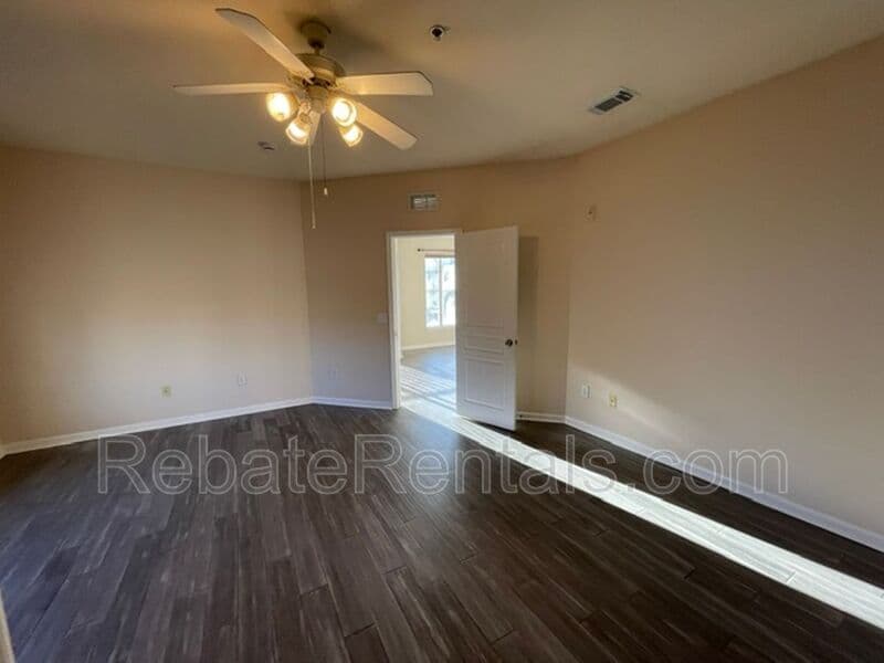 Jacksonville Condo: 8290 Gate Parkway W