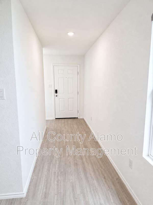 Seguin House: 9258 Honey Mesquite