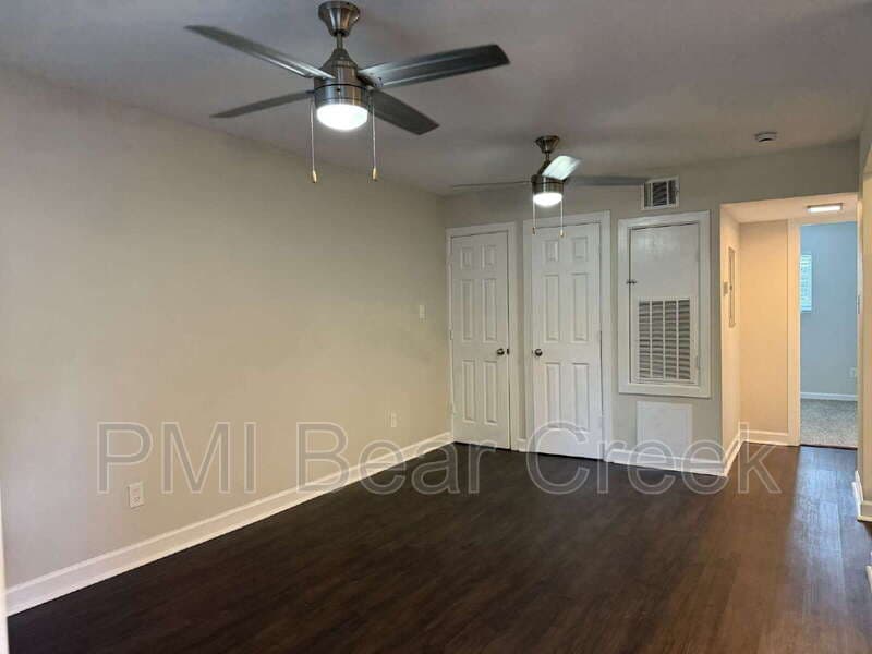Houston Condo: 1824 Thonig Road