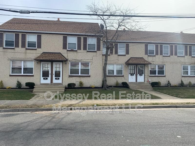 Wildwood Condo: 210 W. Spencer Ave
