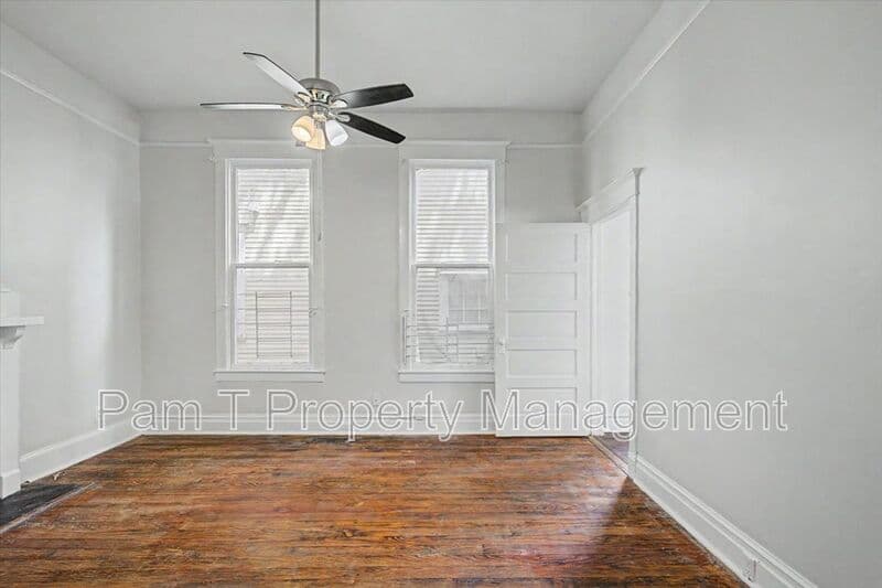 Savannah House: 512 E Waldburg Lane