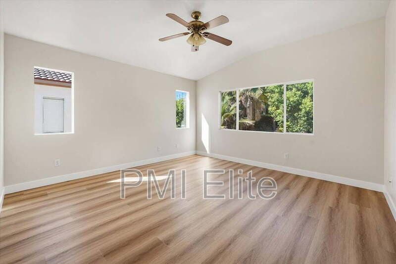 Castaic House: 32029 Cypress Way