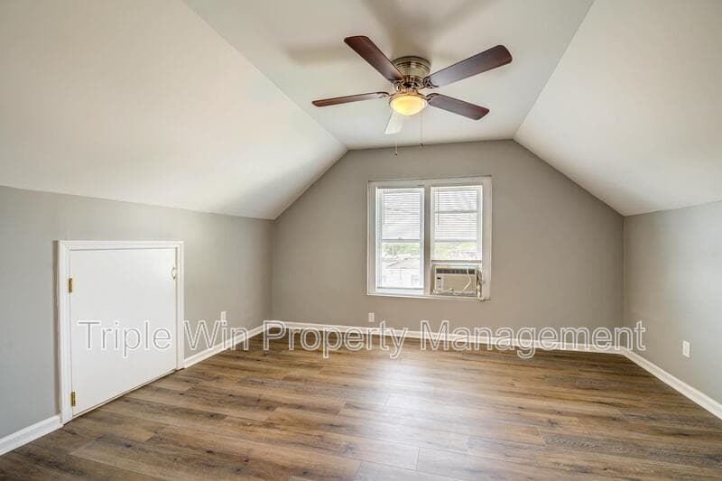 Saint Louis House: 8601 Virgil Ave