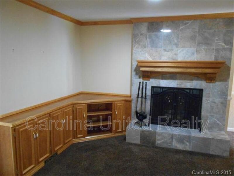 Charlotte House: 1330 E Barden Rd