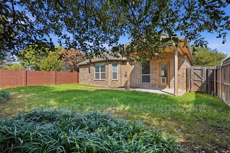 McKinney House: 11809 Bertram