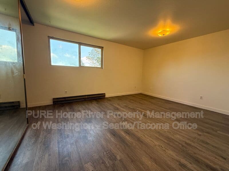 Burien Apartment: 417 SW 155th St