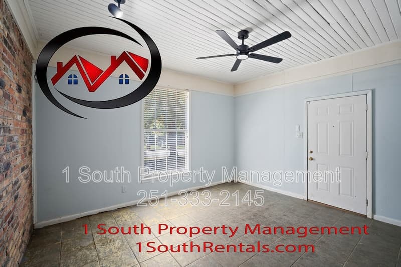 Mobile House: 5520 Vienna Avenue