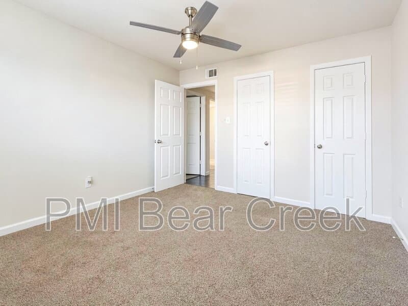 Houston Condo: 1824 Thonig Road