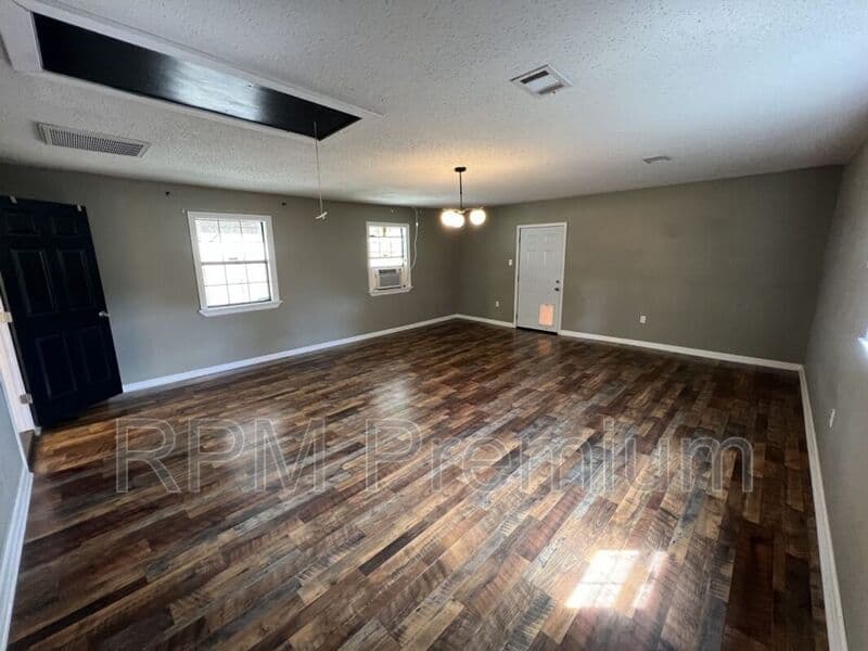 Denham Springs House: 8725 Fairoaks St