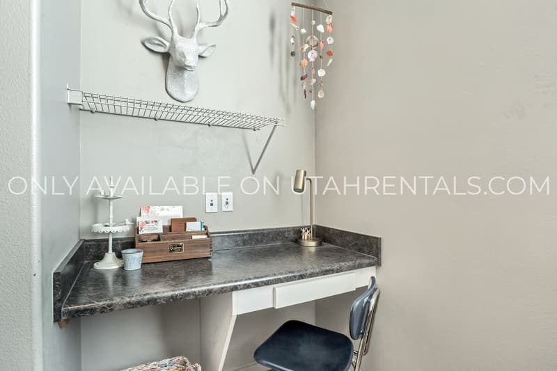 Provo House: 843 E 620 N