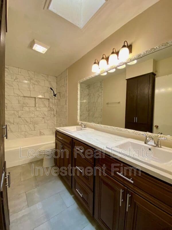 Bossier City House: 2320 Melrose Ave