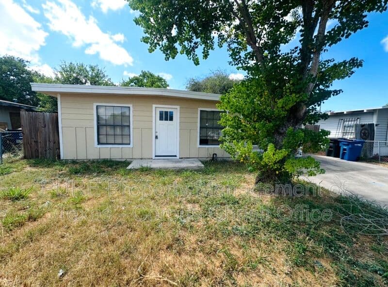 Corpus Christi House: 4613 Odem Dr