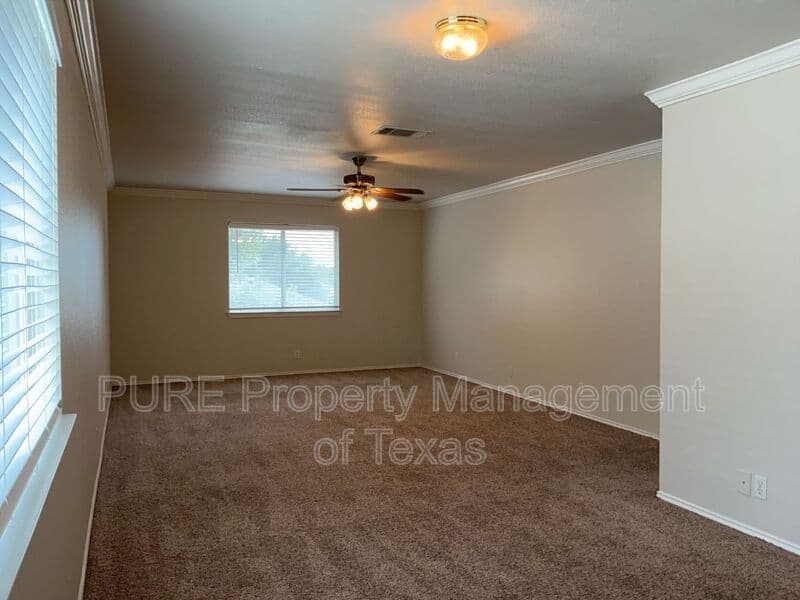 Hutto House: 502 Country Estates Dr.