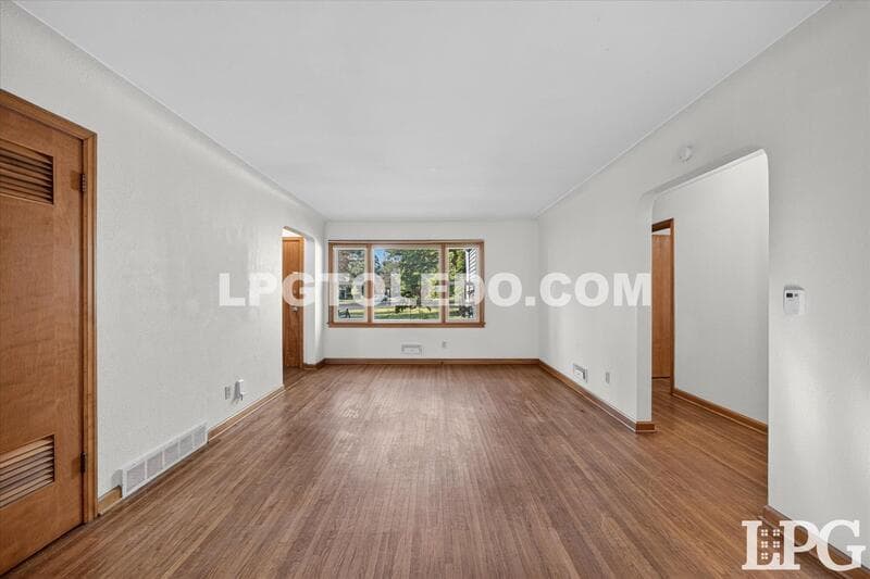 Toledo Condo: 3735 Sherbrooke Rd.