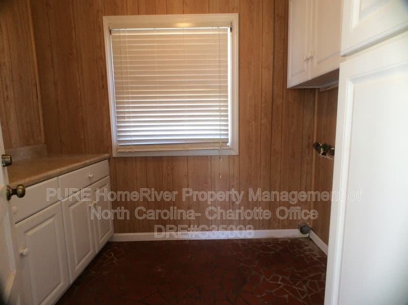 Charlotte House: 128 Kensett Avenue