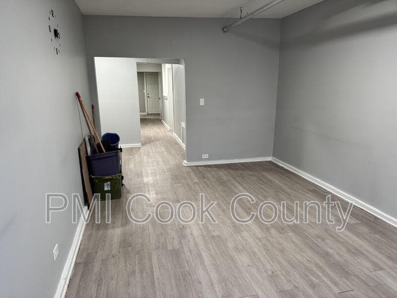 Chicago Condo: 9006 South Escanaba