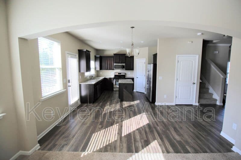 Dallas House: 12 Crown Dr