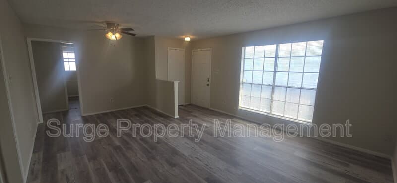 Benbrook Condo: 237 Vista Way