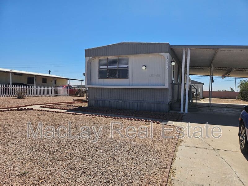 Casa Grande House: 1113 W. Corinthian Circle