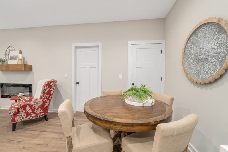 Wichita House: 2865 S Cedar Crest Ct Unit 200