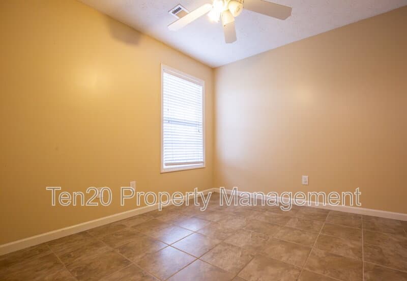 Phenix City House: 25 Kalin Street