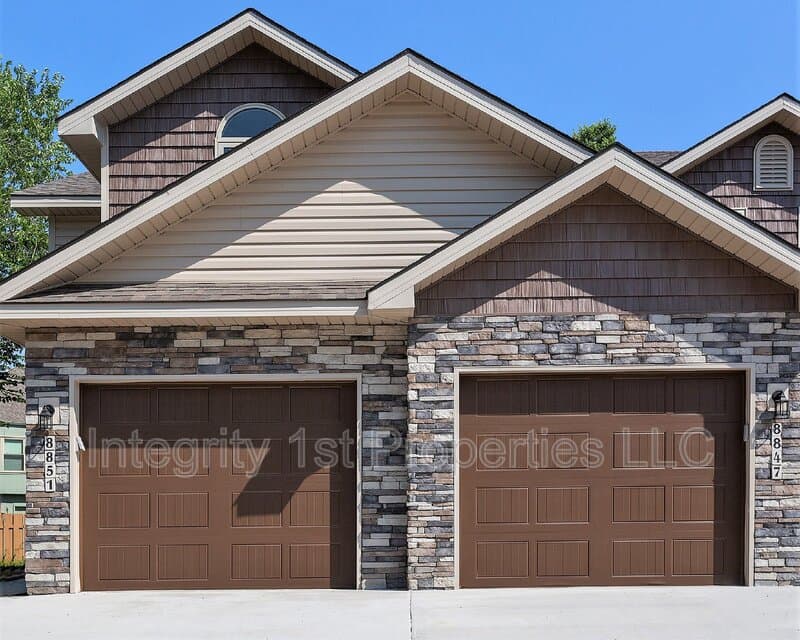 Kansas City Townhome: 8819 N Helena Ave