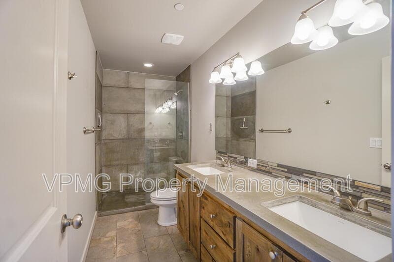 Ridgefield Townhome: 187 North 44th Place