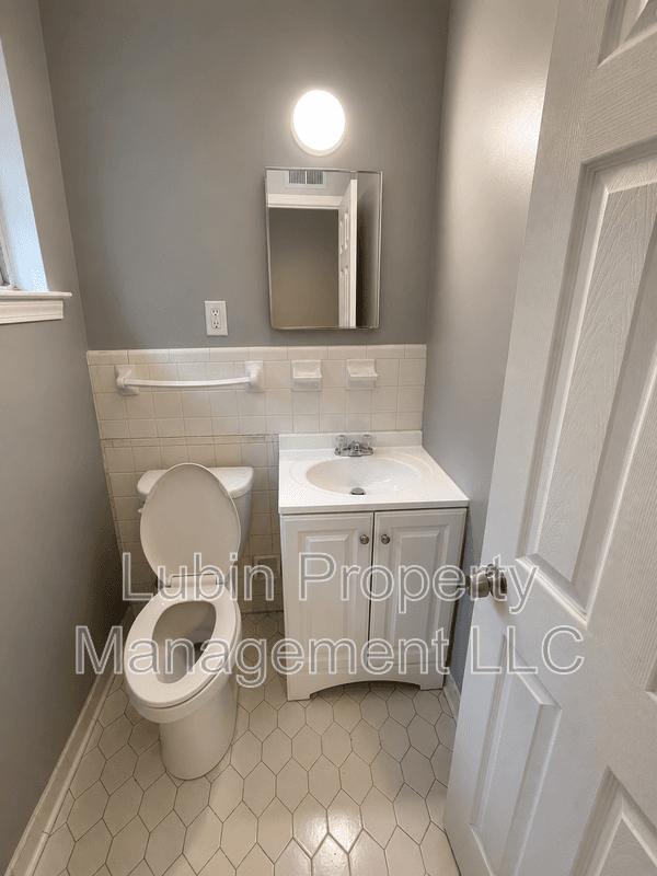 Memphis House: 462 Fernhill Cv