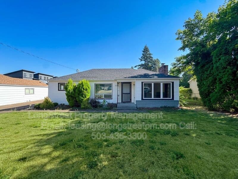 Salem House: 758 Browning Ave S