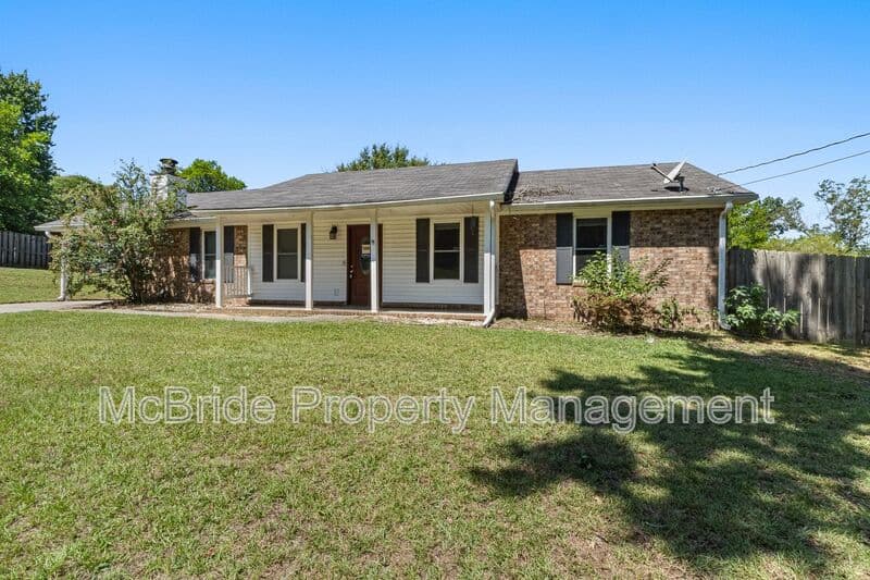 Augusta House: 4009 Royal Oaks Court