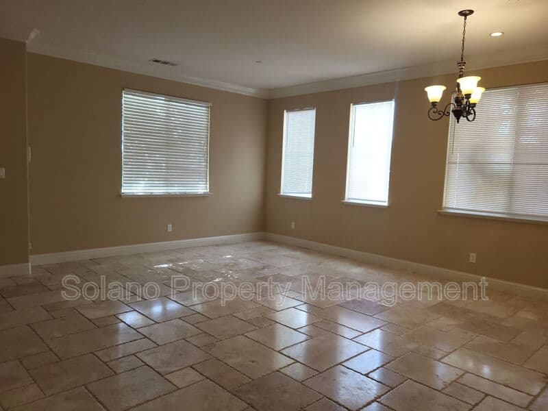 Fairfield House: 3891 Danbury Way