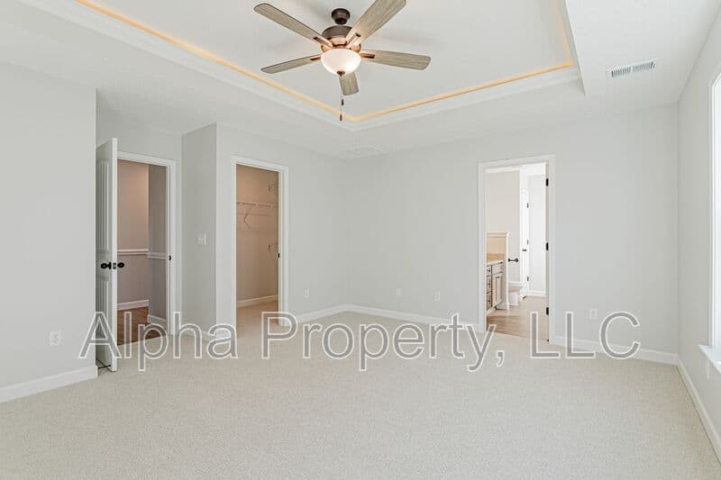 Moore House: 2204 Davenport Ct