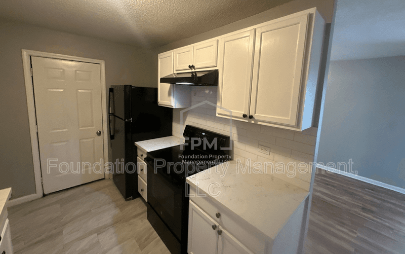 Memphis House: 687 Creekstone Circle
