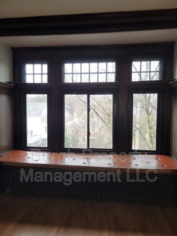 Pittsburgh Condo: 5512 Centre Ave