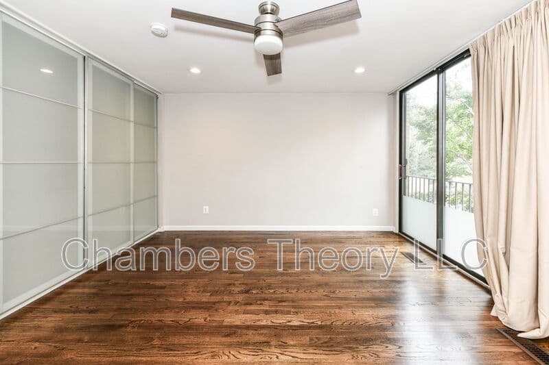 Reston House: 11475 Washington Plz W