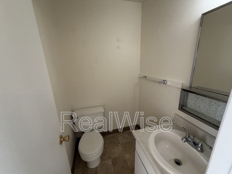 Grants Pass House: 1120 SW 5th St