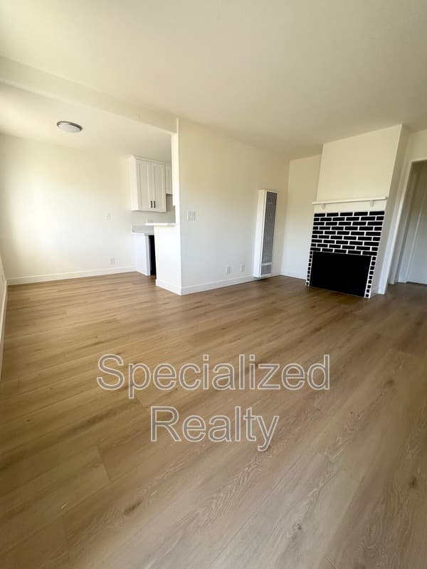 Van Nuys Condo: 14718 Sylvan Street