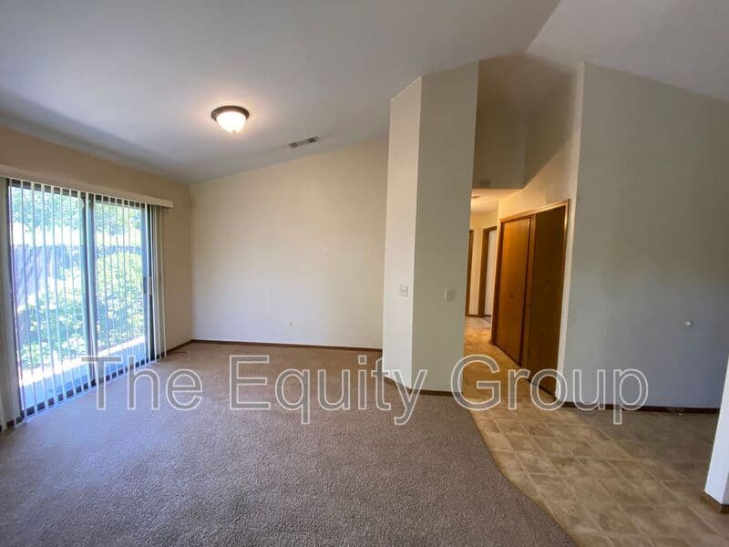 Visalia House: 1348 East Ferguson Court
