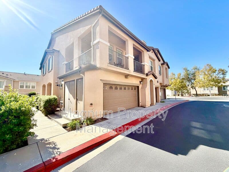 Temecula House: 28075 Calle Bonita