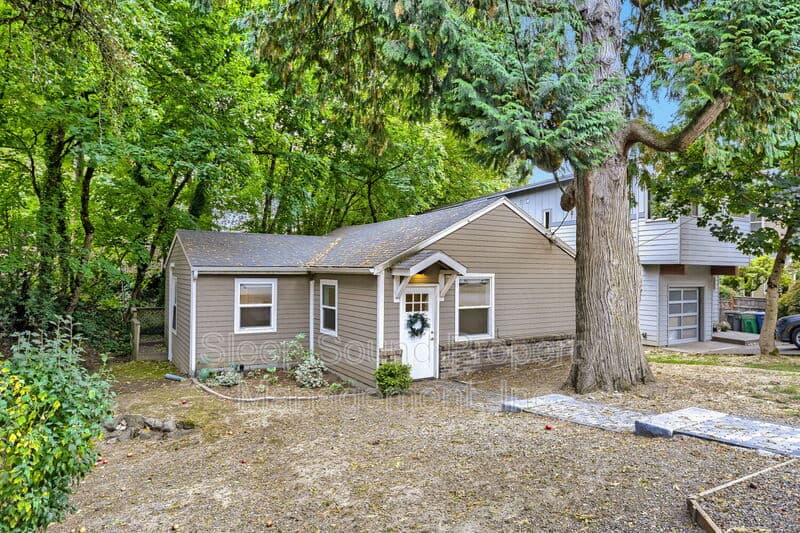 Portland House: 1802 SW Evans St