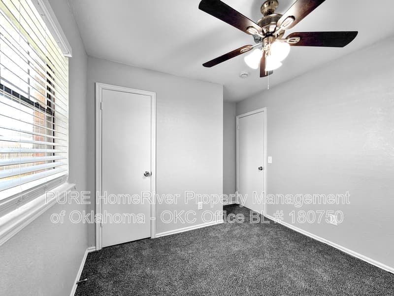 Moore House: 2113 NE 9th St